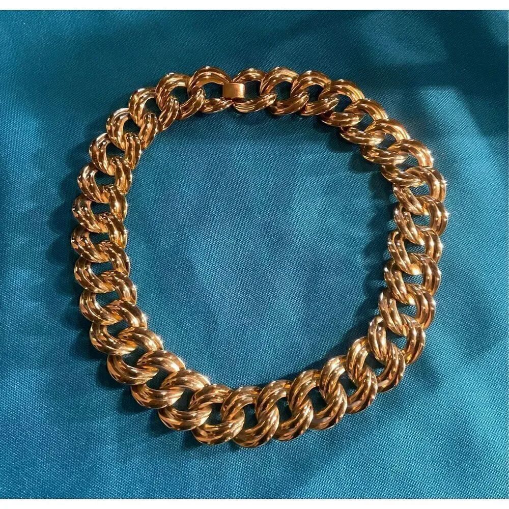 Gorgeous Statement Necklace - Picture 9 of 9